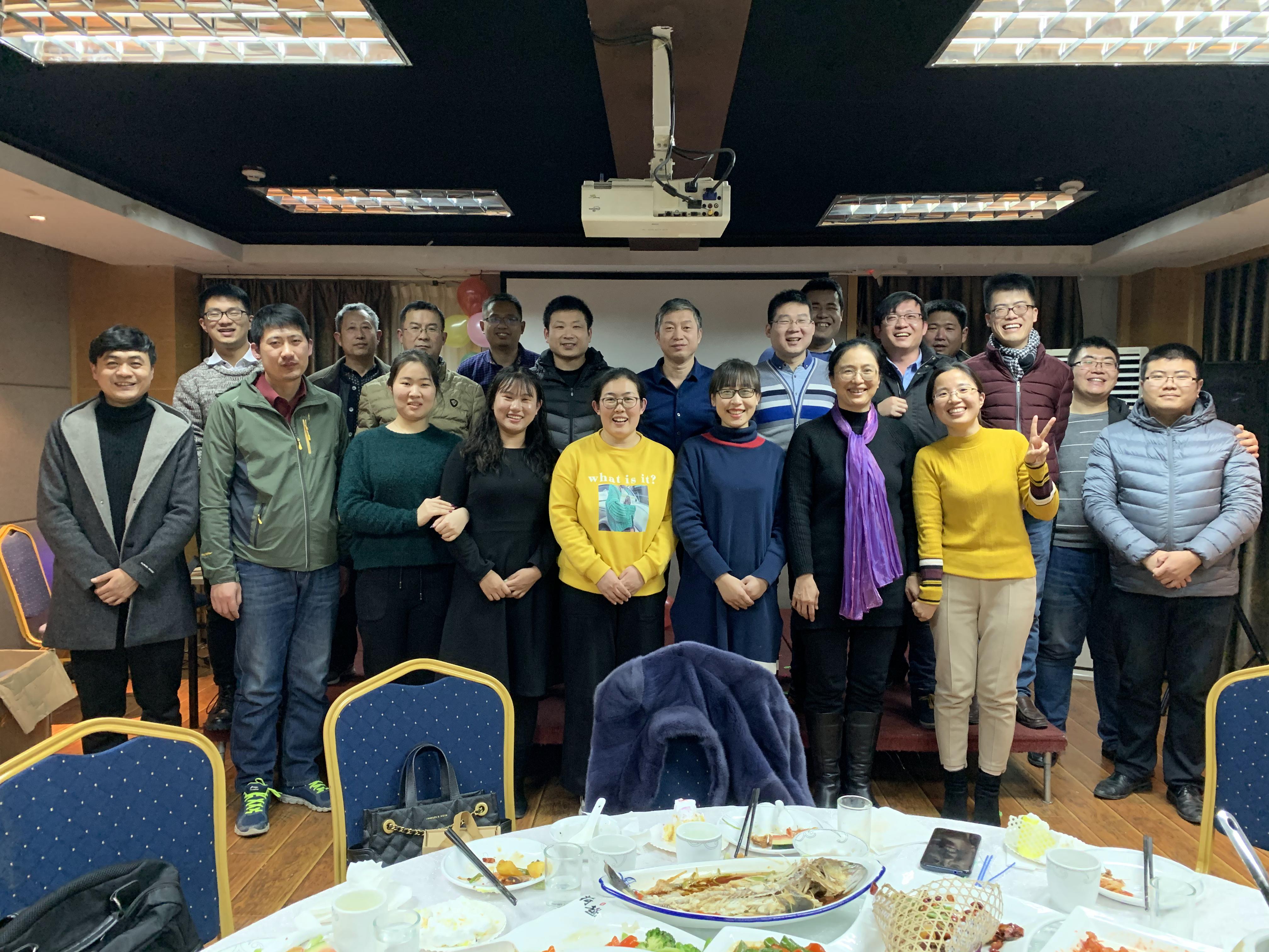 世紀(jì)元通電腦數(shù)控雕刻機(jī)、木工雕刻機(jī)、石材雕刻機(jī)、亞克力成型機(jī)、亞克力吸塑機(jī)、亞克力壓塑機(jī)、標(biāo)牌刻牌機(jī)、數(shù)控圍字機(jī)、亞克力折彎機(jī)、數(shù)控開槽機(jī)、等離子切割機(jī)、激光切割機(jī)